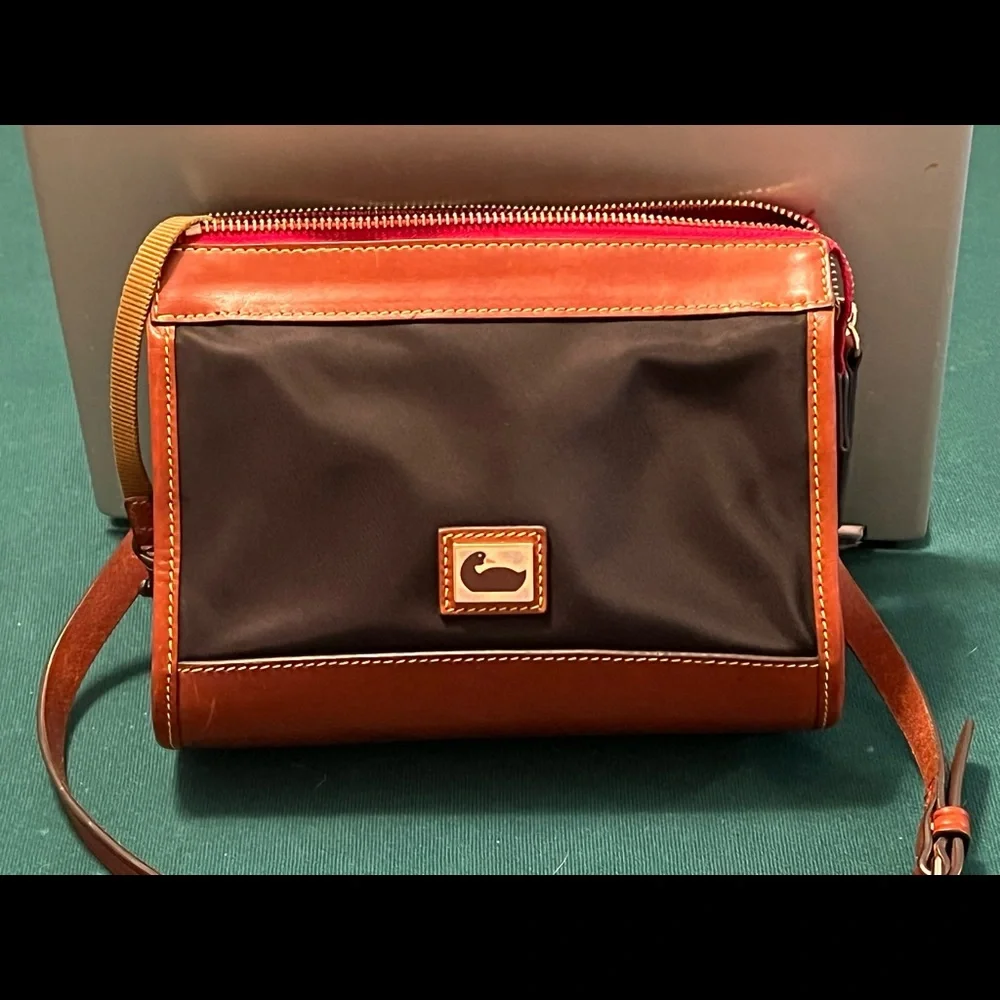 Dooney & Bourke leather Crossbody - Picture 1 of 5